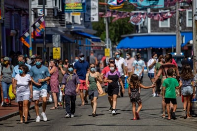 wbur-tourists-seaside-ma